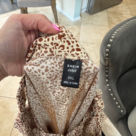 EUC Womens Shein Curve animal print sleeveless romper pants jumpsuit size 0XL - Picture 4 of 4